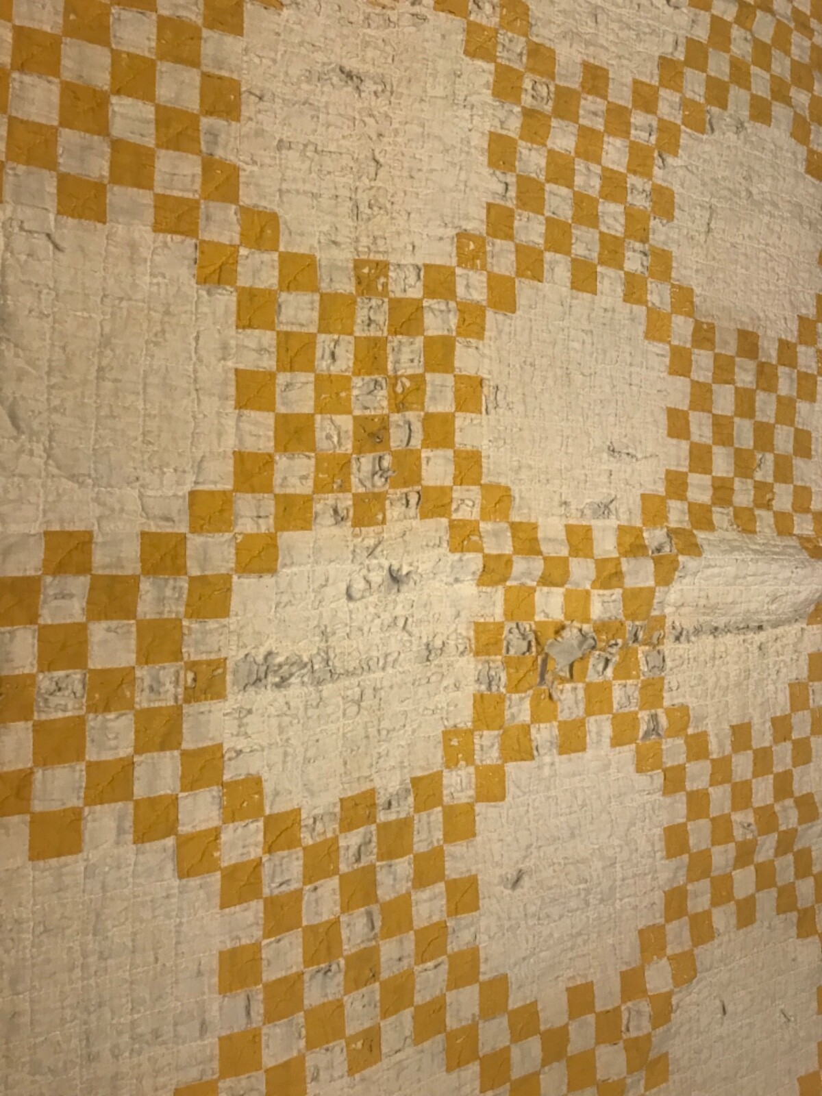 VINTAGE YELLOW & WHITE IRISH CHAIN CUTTER QUILT 87 X 75" eBay