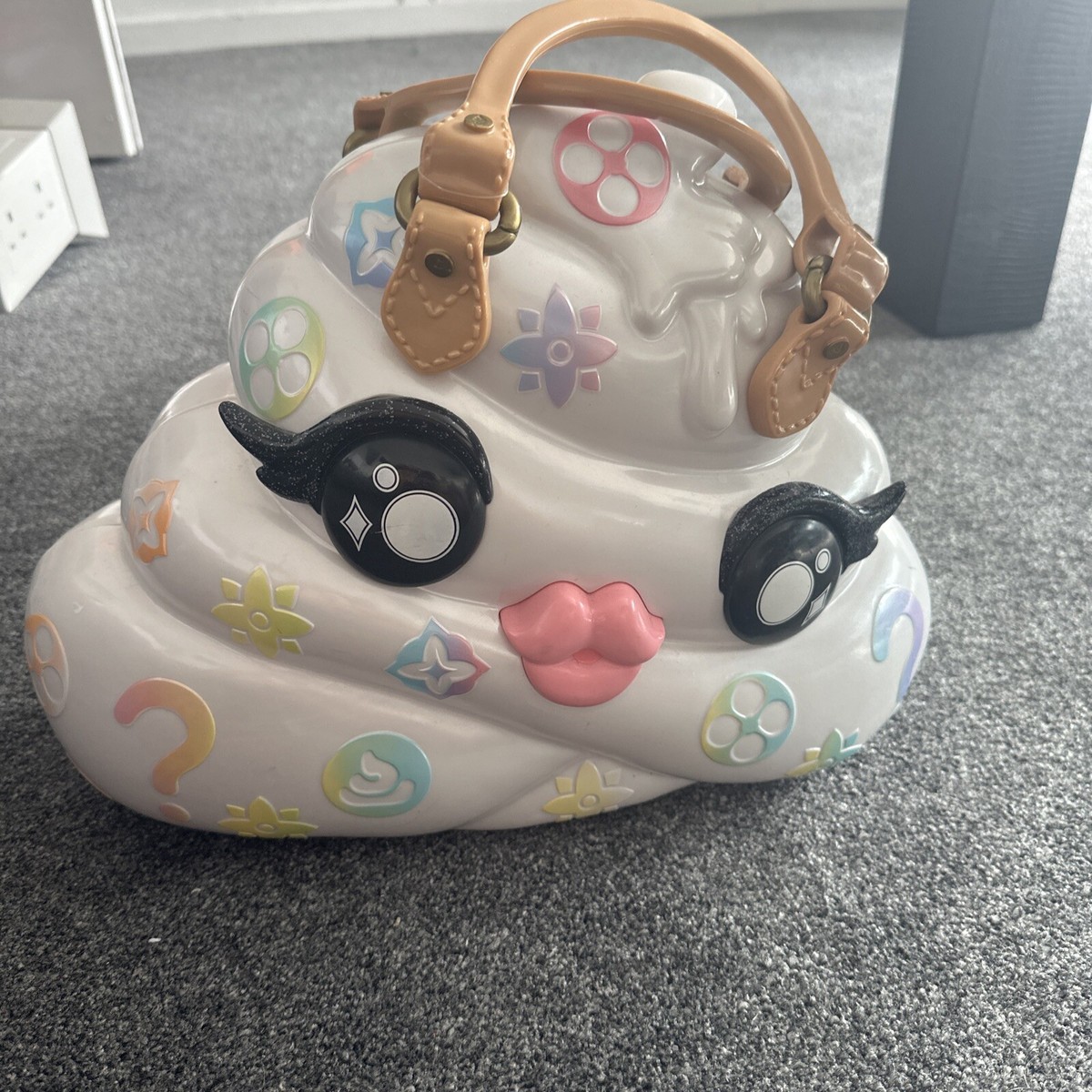 小物・アクセサリー Poopsie Surprise Slime Kit & Carry Case Poopsie Pooey Puitton Slime Surprise Slime Kit & Carrying Case