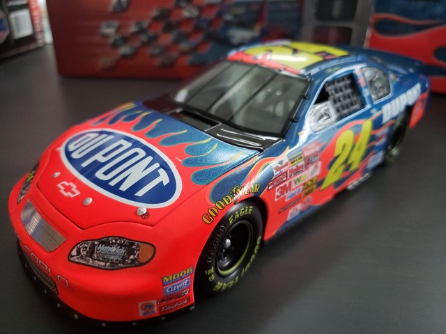 Jeff Gordon #24 Dupont 2000 Monte Carlo 1:24 Scale Voiture Nascar