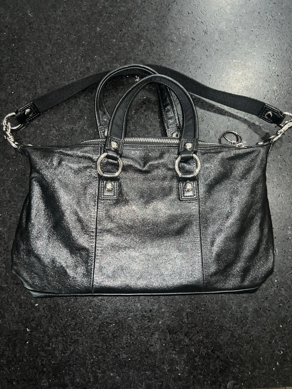 NUOVA BORSA COACH POPPY NERA PELLE SCINTILLANTE VIOLA INTERNO PORTACHIAVI