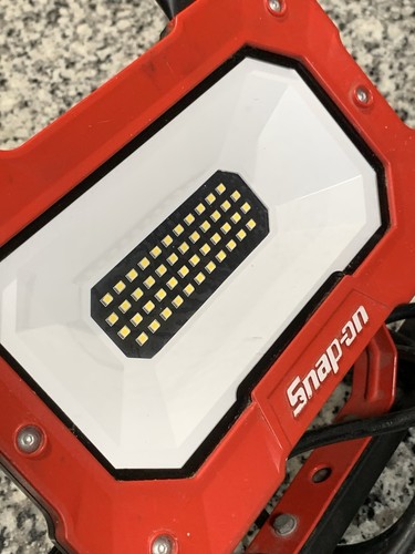 Snap On Portable Work Light 2000 Lumens 46 LED 25-Watt Indoor Outdoor Lights - Picture 3 of 11
