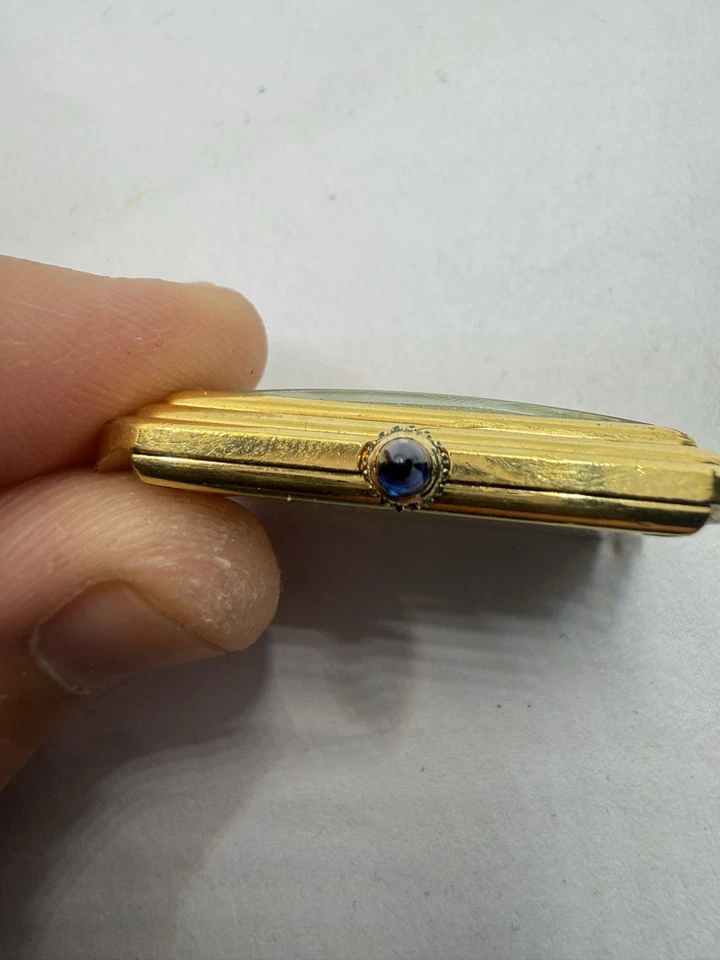 Reloj Cartier Tank 1970 esfera jumbo chapado en oro agrietado 38x28 mm cuerda manual Foto 4 de 4