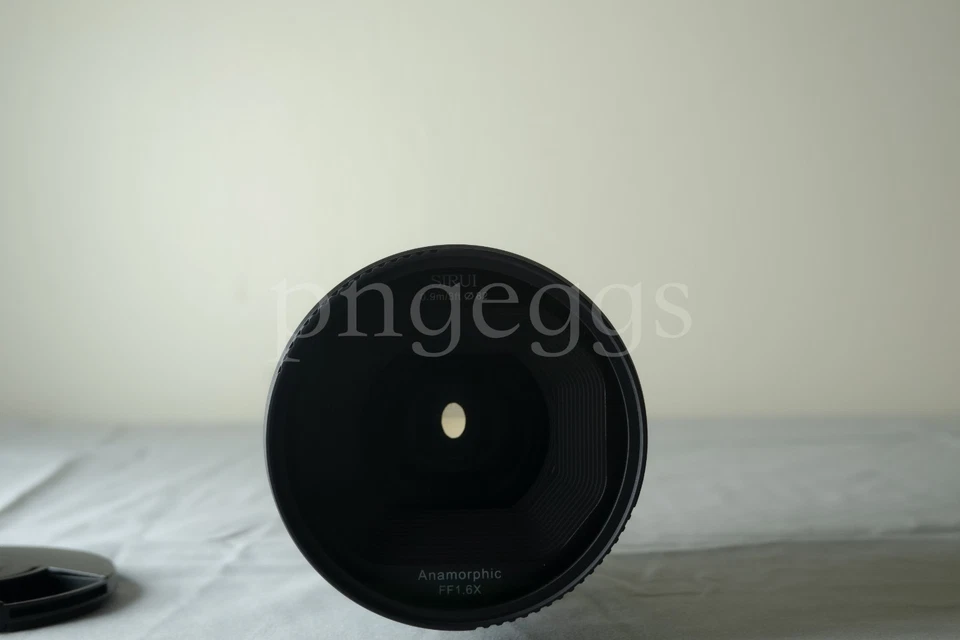 完好 Sirui 35 毫米 T2.9 1.6x 全画幅变形镜头(佳能 RF)带盒 #41857 — 第 2/4 张图片