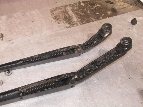 2005-2010 Scion tC OEM windshield wiper arm set 05 06 07 08 09 10 - Picture 4 of 5