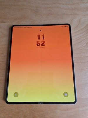 Samsung Galaxy Z Fold3 5G 256 GB Silber + Zubehörpaket