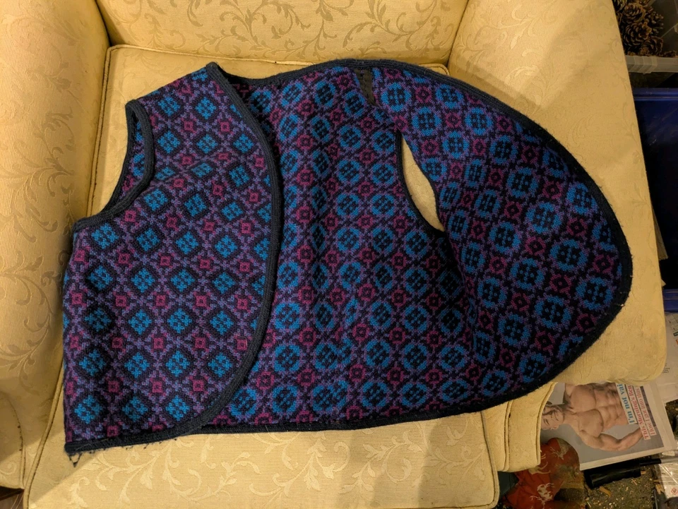 vintage welsh tapestry blue/purple geometric waistcoat (small) - Image 3 of 4