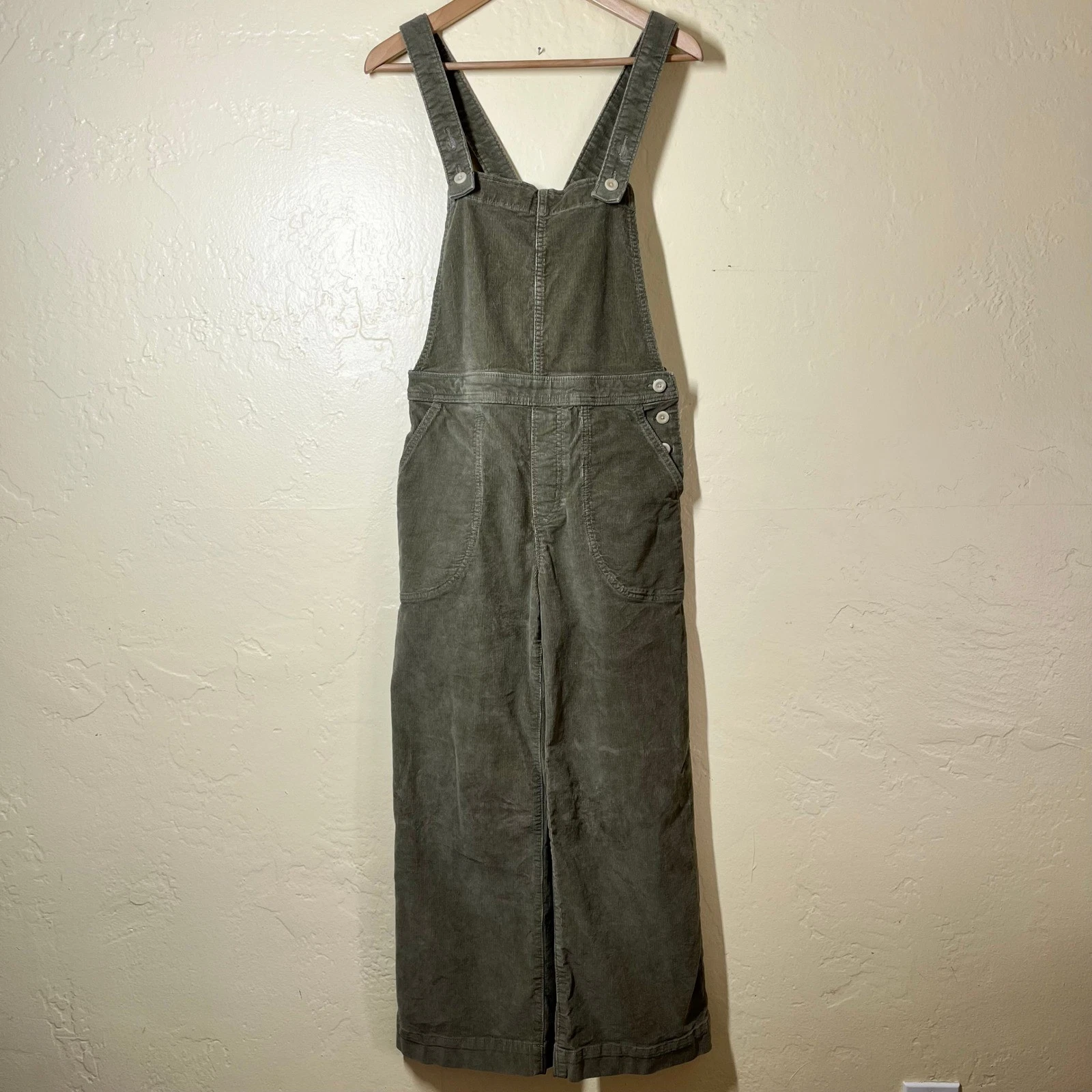 Patagonia Stand Up Corduroy Overalls Womens 2 Sage Green Organic Cotton Wide Leg
Opens in a new wind