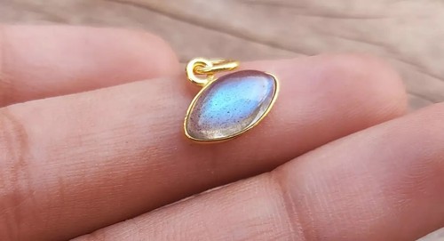 Natural Labdradorite 18k Gold Charm Pendant Gold Solid Gold Handmade Necklace - Picture 2 of 4