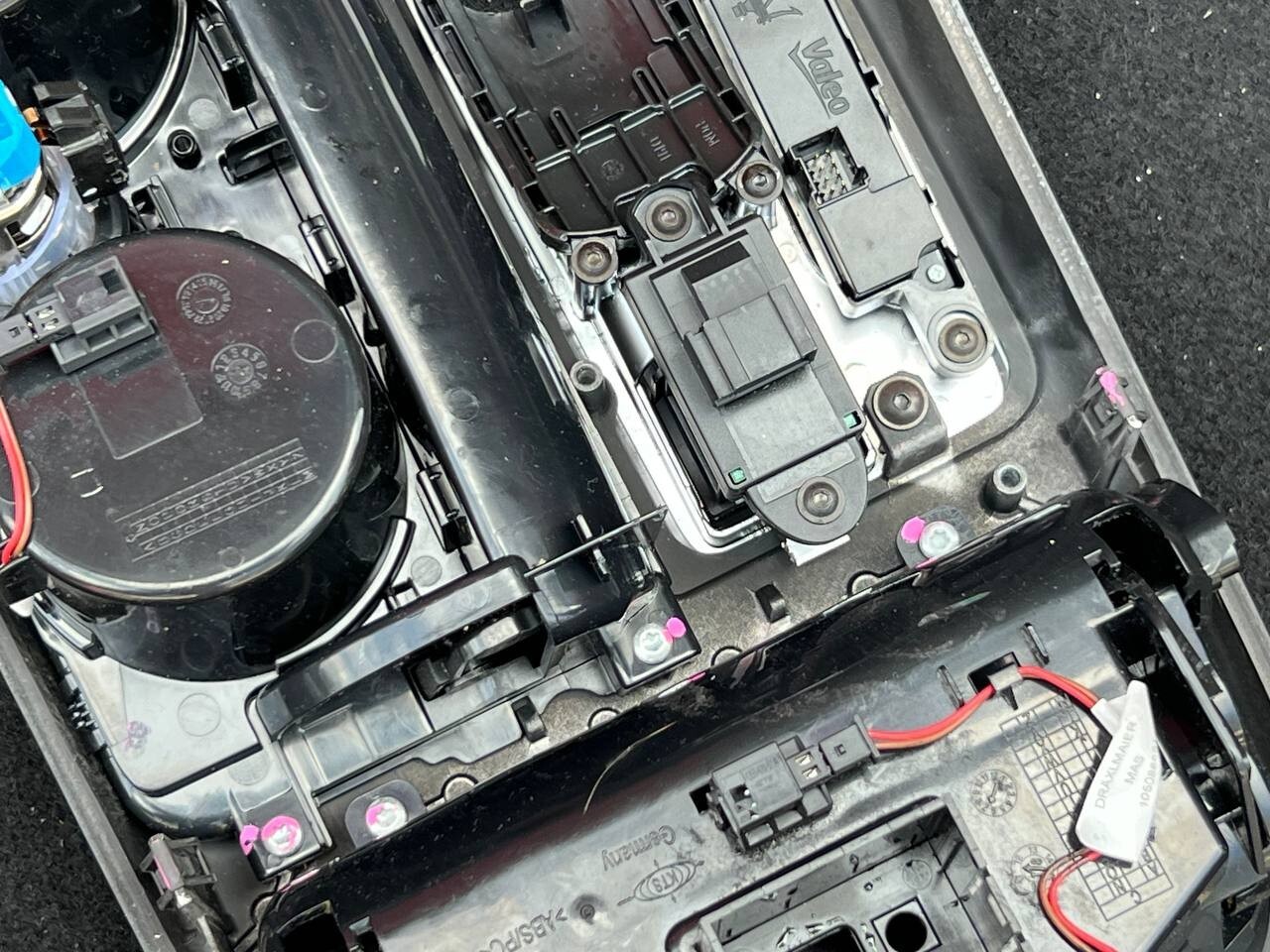 Maserati Ghibli OEM Center Console Glove Box Compartment Carbon Trim – 673000333