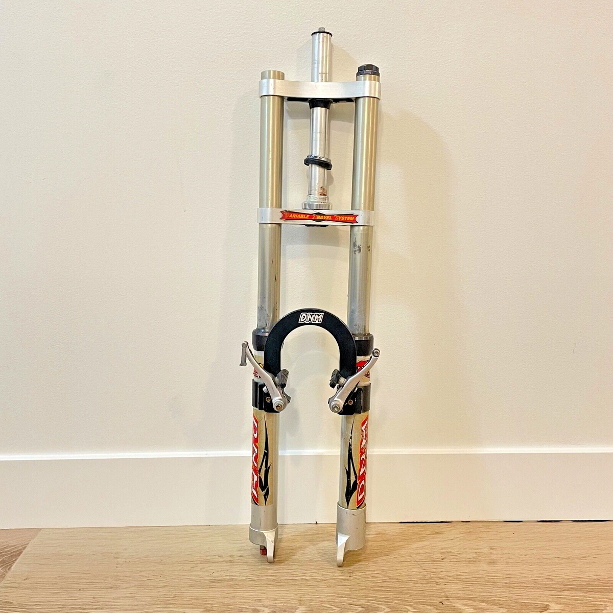 DNM VTS 90 Suspension Fork Downhill DH MTB Air 1-1/8