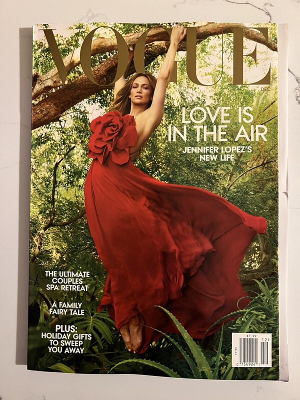 VOGUE MAGAZINE DECEMBER 2022 JENNIFER LOPEZ HOLIDAY GIFT GUIDE CHRISTMAS SPA USA