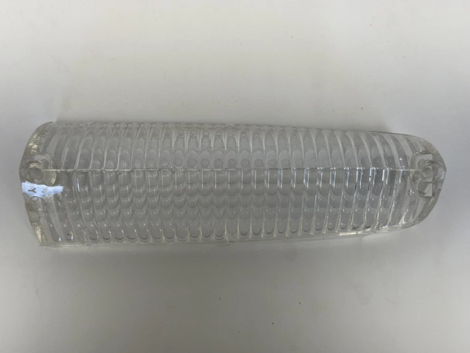 Lámpara de luz de estacionamiento Chrysler New Yorker 1976-1978 lente transparente 4026097 nuevo de stock Foto 3 de 4