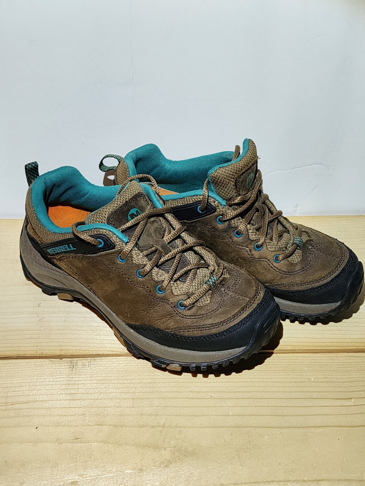 Scarpe basse da trekking Merrell da donna taglia 6 5 Dark Earth suola impugnatura selezionata