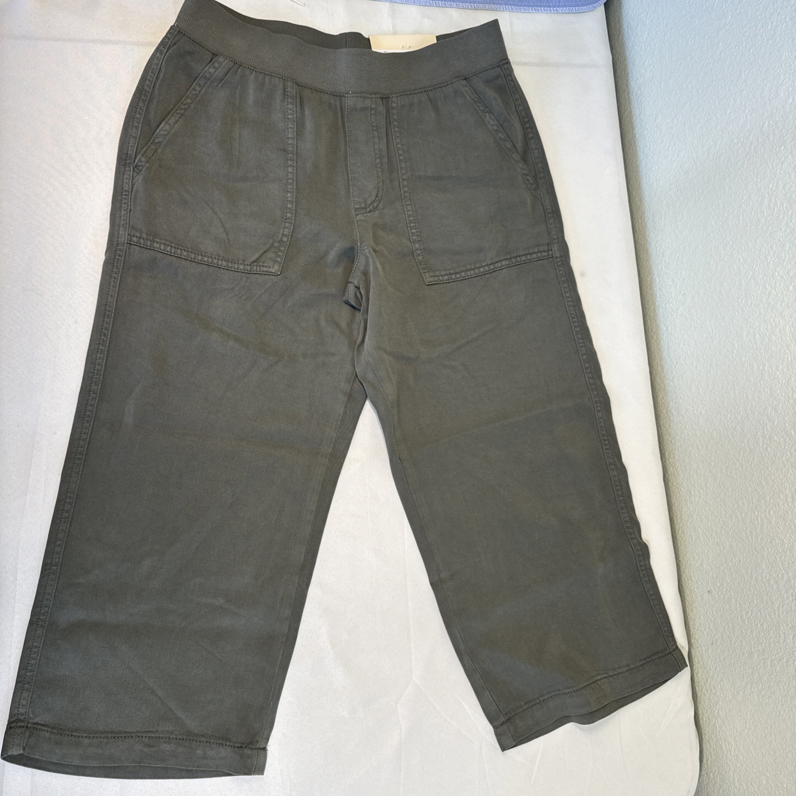 St. John’s Bay Women’s Wide Leg Crop Capri Size Petite M  High-Rise Green New