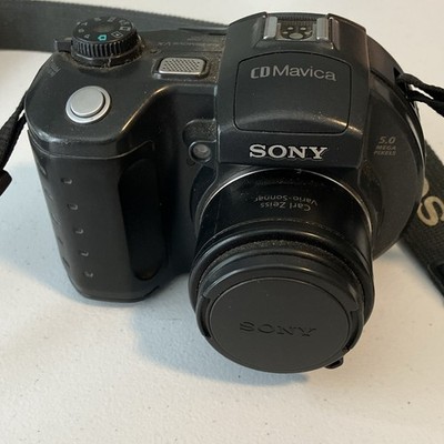 Sony CD Mavica MVC-CD500 5.0MP Compact Camera 3x Optical Zoom Black 2.5in