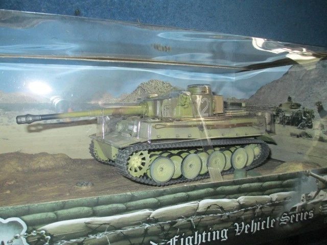 Forces of Valor 1:35 GERMAN SD.KFZ 181 PzKpfw VI TIGER TUNISIA 1943 - Image 4 of 4