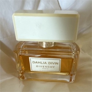 Dahlia Divin Givenchy | eBay