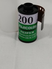 FUJIFILM Fujicolor 200 Color Negative Film 35mm Roll Film, 24 Exposures 