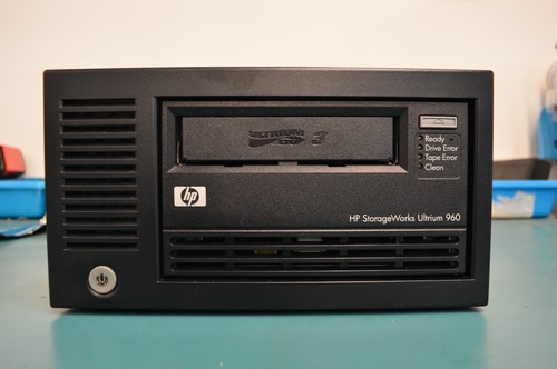 NEW HP(378464-002)StorageWorks Ultrium960 External SCSI Tape Drive BRSLA-0401-AC