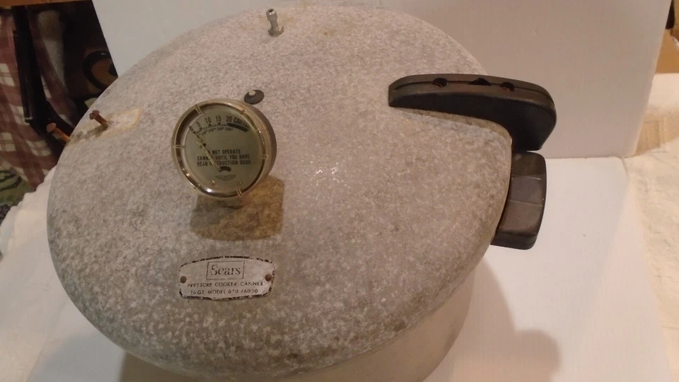 Olla a presión vintage Sears 16 cuartos modelo 620 para decoración no funciona Foto 2 de 4