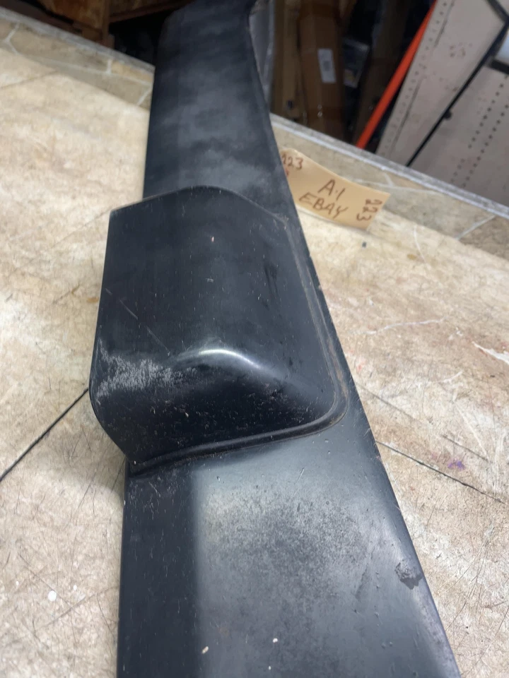 Alerón trasero PLYMOUTH HORIZON DODGE OMNI 1983-1987 CENTRO luz de freno trasero OEM Foto 2 de 4