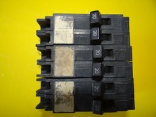 USED ITE 20 amp Tandem Breaker with Two Single Pole Connections Lot of (3)