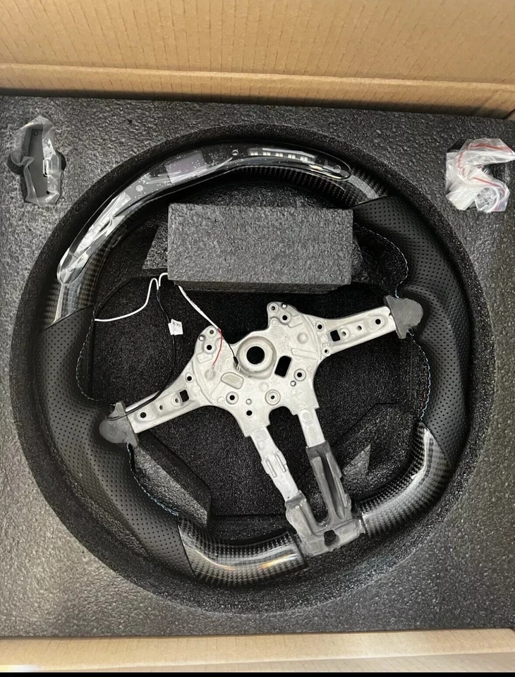 Real Carbon Fiber LED Steering Wheel For BMW M Sports M2 M3 M4 F80 F82 F25 F30 Foto 2 de 4