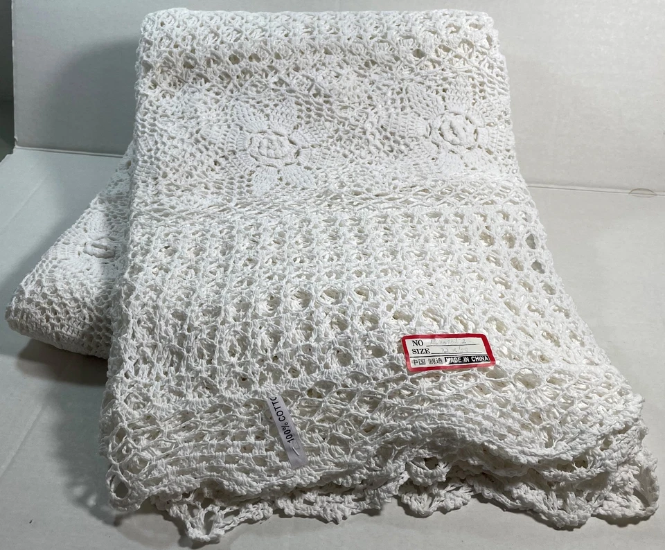 New Handmade Crochet Lace Tablecloth, rectangular 72" x 108" 100% Cotton, white - Image 3 of 4