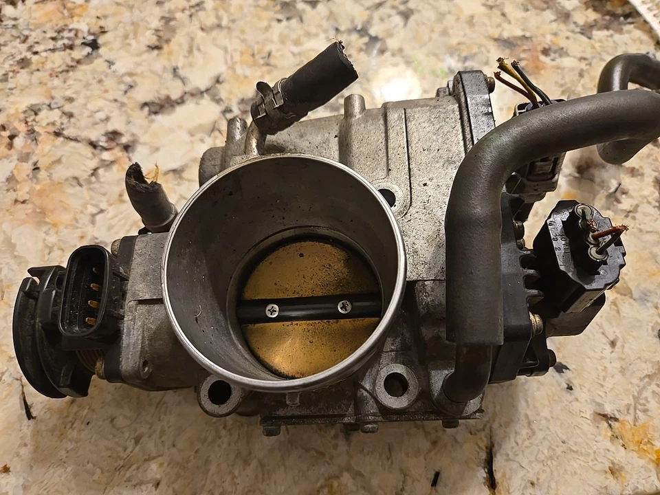 Корпус дроссельной заслонки 2003 Toyota Tundra 3.4 V6 5VZE TPS IACV - Изображение 2 из 4