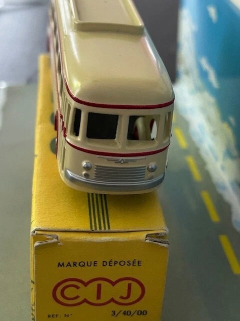 Miniature CIJ - Bus RENAULT 120 CV - Réf. 3/40/00 - Photo 3/4