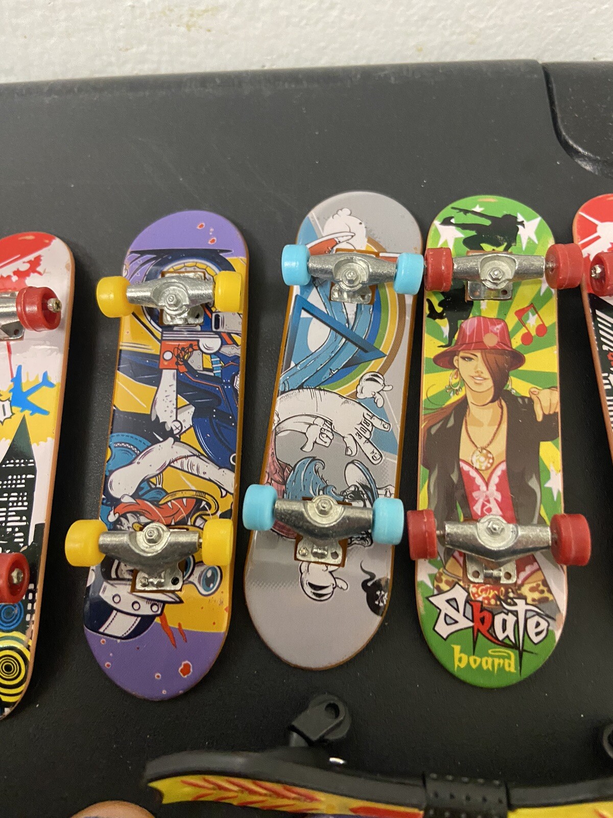 Vintage Fingerboards Tech Deck Style Lot Of 17 Cool Graphics Mini