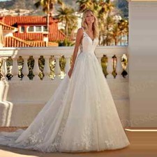 Elegant A-Line Wedding Dress V-Neck Sleeveless Lace Applique Bridal Gowns Train