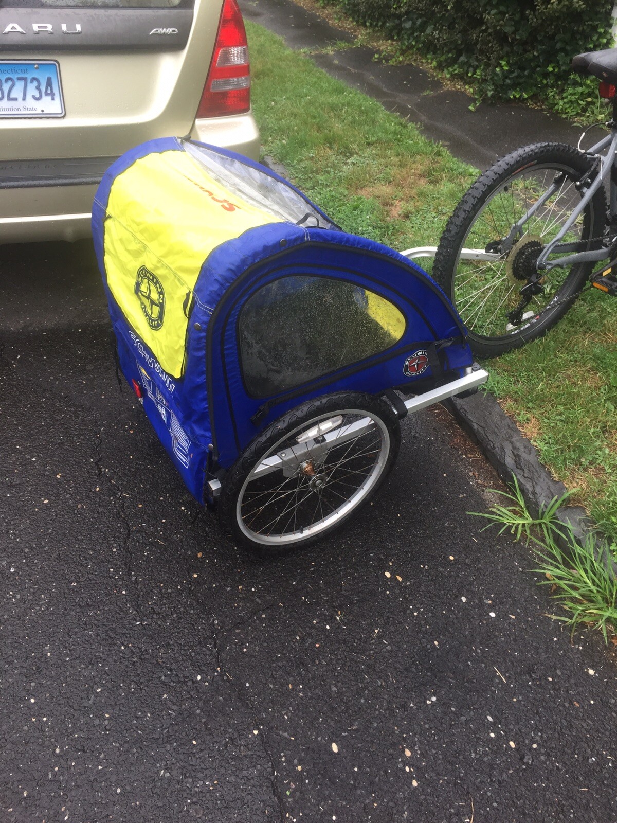 Schwinn Prescott foldable bike trailer, 2 passengers, yellow Folds Up 4