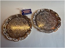 Queen Anne Chippendale Untersetzer 2x im Karton versilbert Durchmesser 12,5 cm