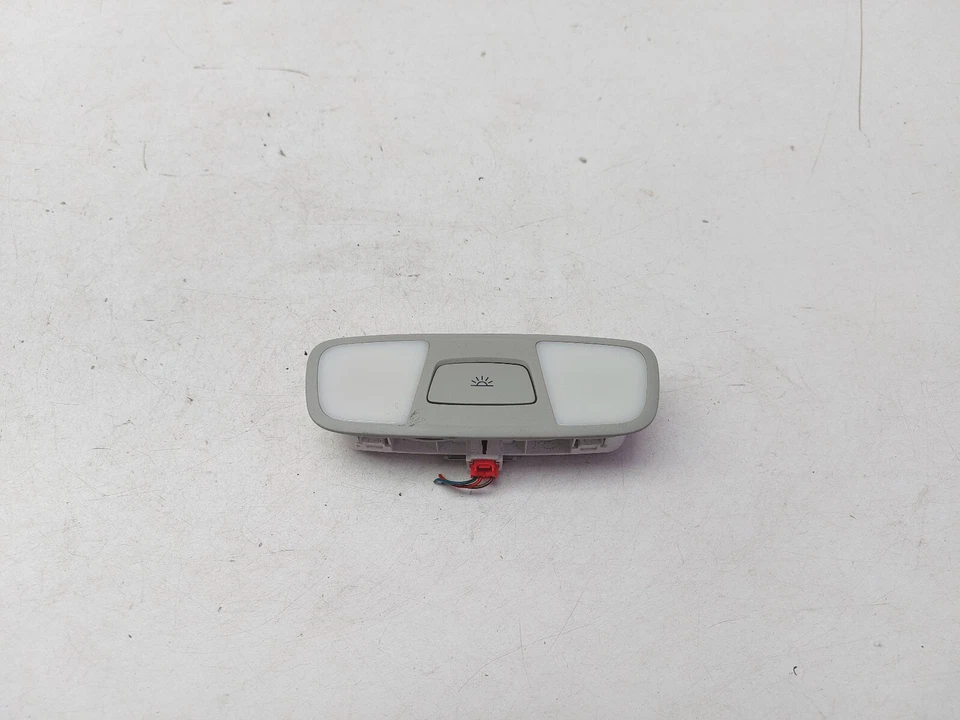 AUDI Q3 8U REAR ROOF READING COURTESY LIGHT 8U0947111A 2014 - Image 2 of 4
