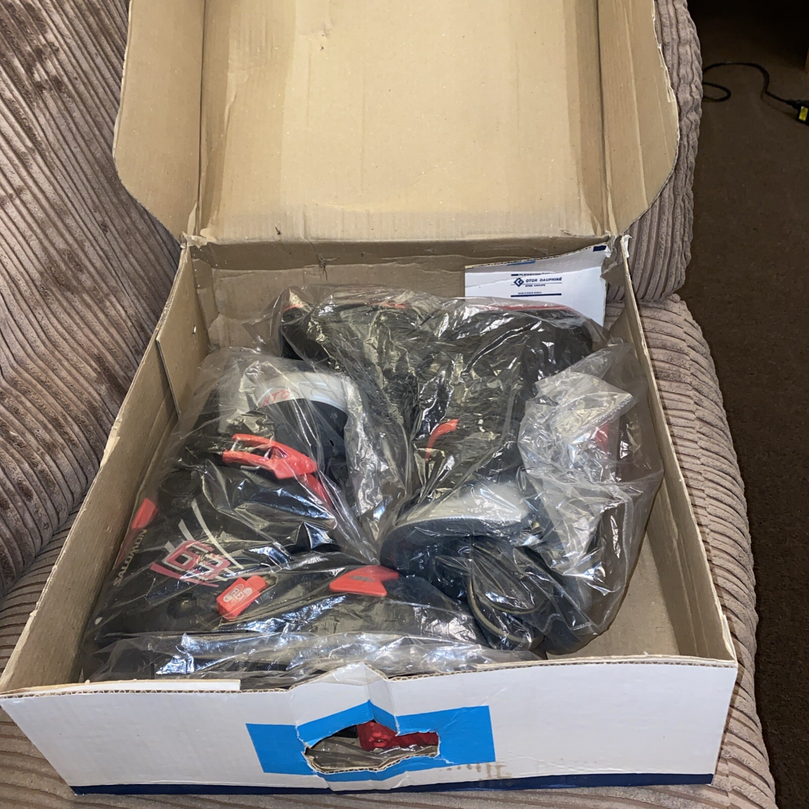 . Scarponi da sci Salomon 63 uomo UK 9 27 5 suola 345 mm