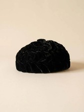 Vintage 1950s Black Velvet Tam O'Shanter Hat Textured Rosette Woven Cap