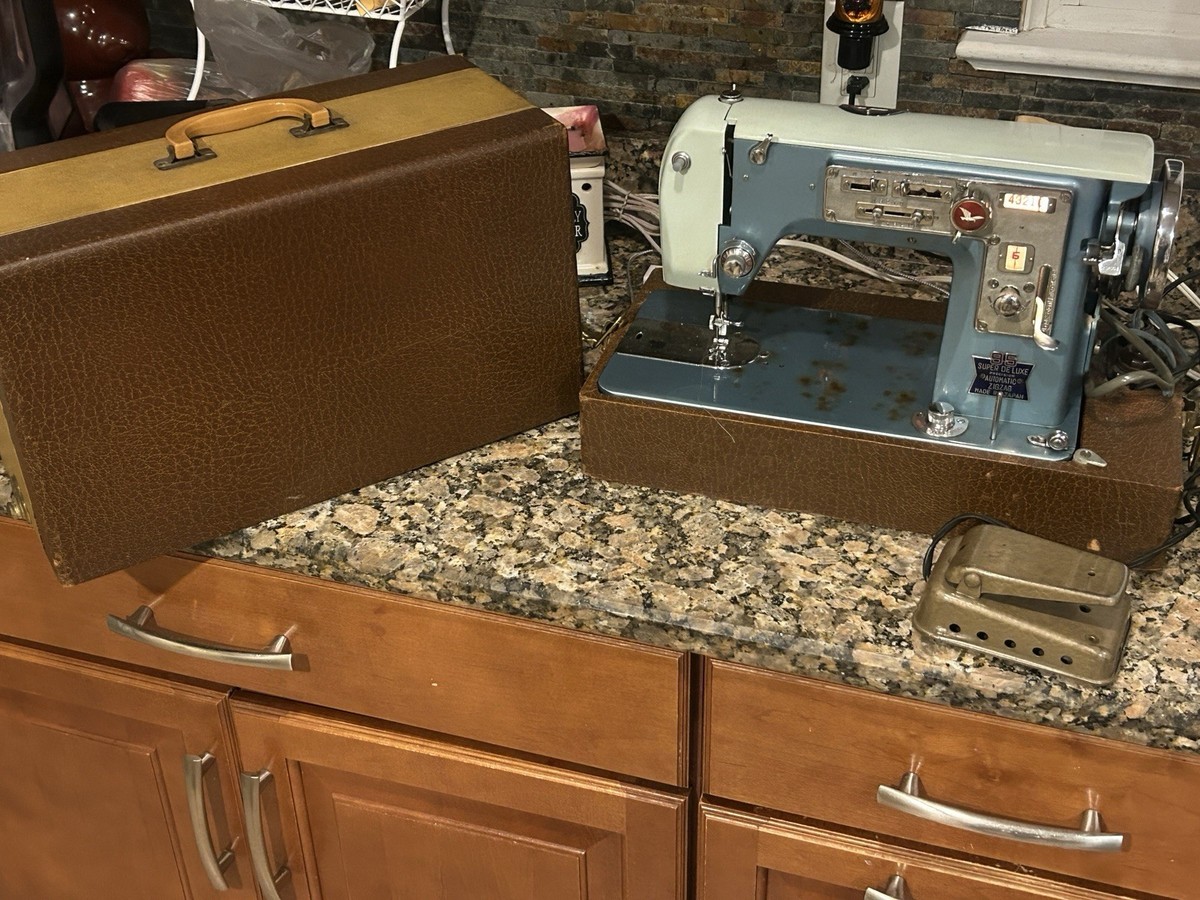 Vintage Stradivaro 95 Super Deluxe Auto Zig Zag W Case Made In