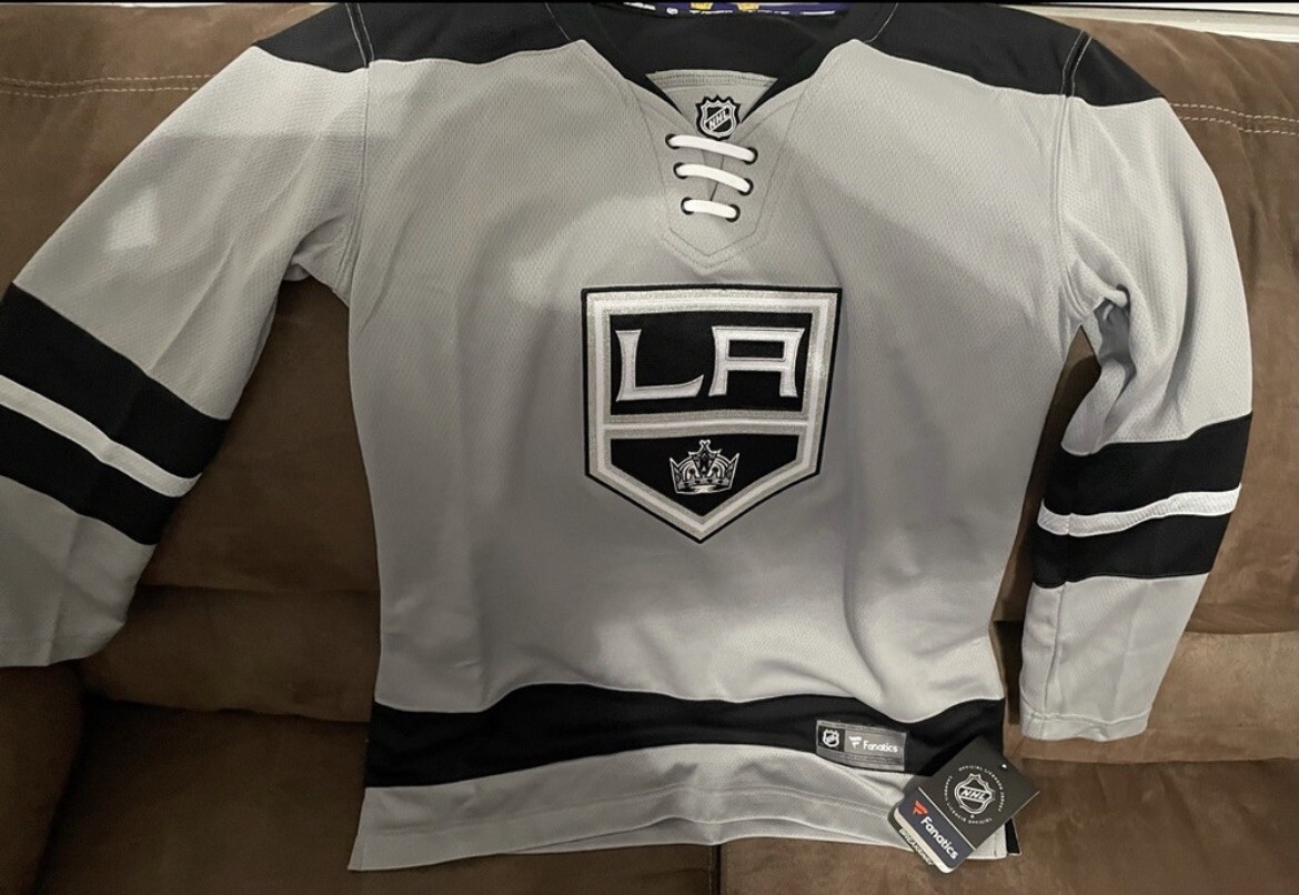Los Angeles Kings Women's Authentic Fanatics Jersey (Medium