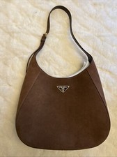 Borsa Prada marrone in camoscio.