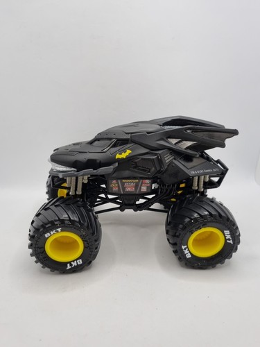 Monster Jam Batman Monster Truck 2021 gran escala 1:24 diecast raro en muy buena condición - Imagen 2 de 10