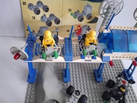 LEGO Space Vintage 6930 Set Complete + OBA Space Station Space Supply Station Excellent