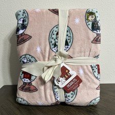 Peanuts Snoopy Full/Queen Blanket Christmas Holidays Pink Soft Plush Throw 90x90