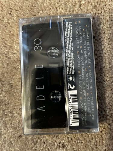 Adele 30 (Cassette) (UK IMPORT). Sealed - Picture 2 of 2