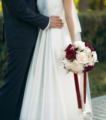 Bride Bouquets for Wedding Burgundy Artificial Flowers Roses Tossing Bouquet ... - Picture 4 of 5
