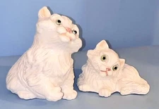 Universal Statuary Corp pair of White Persian Kittens w/ Green Eyes 1975