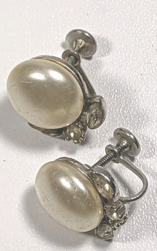 White Jewelry Long & Short Necklaces Screw Back Earrings Trifari All Vtg 1955 - Picture 4 of 15