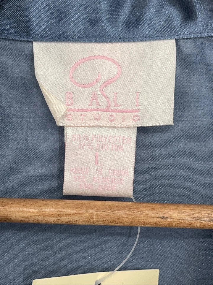 Bali Studio Pajama Shirt Satin Like Women’s Size Large Blue Roses Long Sleeve - Image 4 of 4