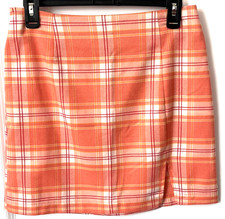 WILD FABLE PLAID MINI SKIRT SIZE 8 BACK ZIP SLIT FRONT LEFT SIDE
