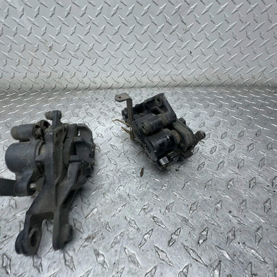 Pinzas de freno delanteras Honda Goldwing Aspencade GL1200 84-87 Foto 3 de 4